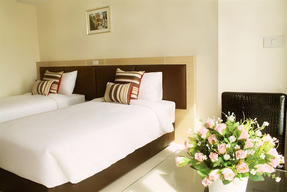 Oyo 234 Tara Grande Hotel & Spa Bangkok Luaran gambar