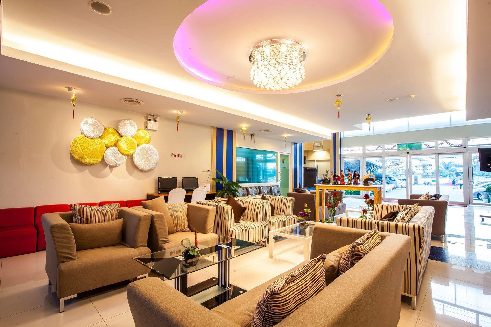 Oyo 234 Tara Grande Hotel & Spa Bangkok Luaran gambar