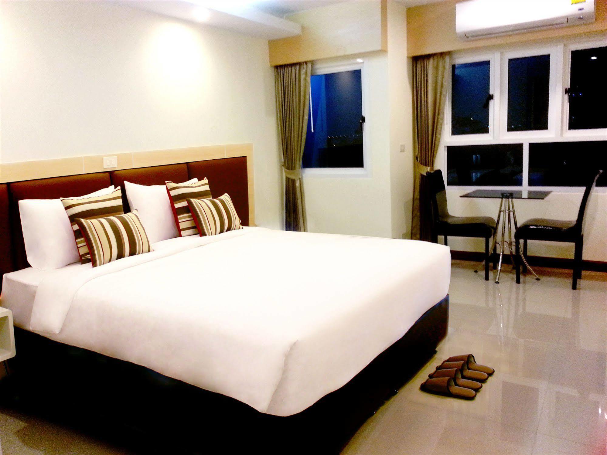 Oyo 234 Tara Grande Hotel & Spa Bangkok Luaran gambar