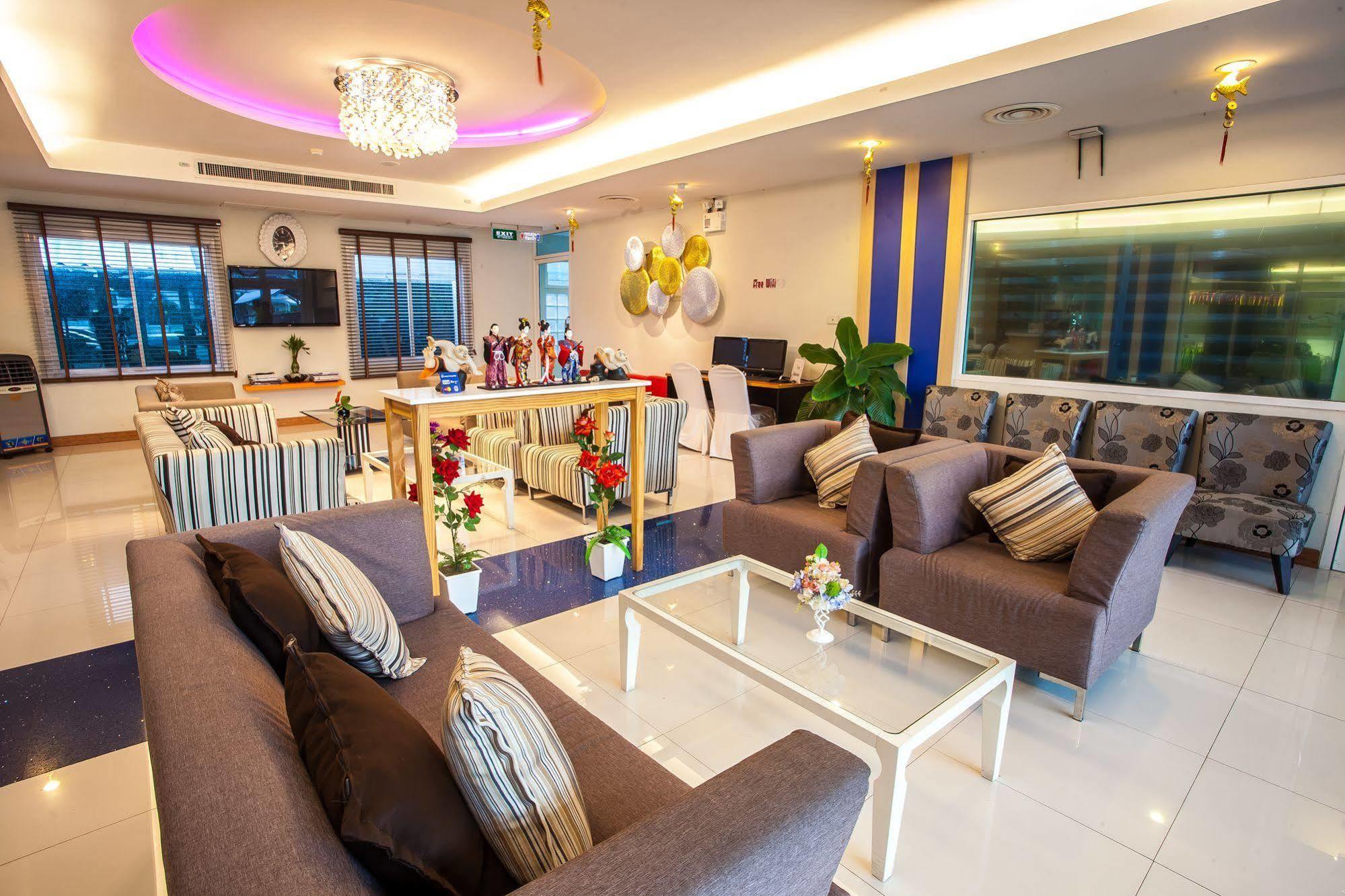 Oyo 234 Tara Grande Hotel & Spa Bangkok Luaran gambar
